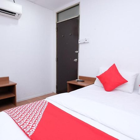 Oyo 715 Mr J Hotel Kota Bharu Exterior photo